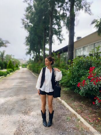 a_adelina