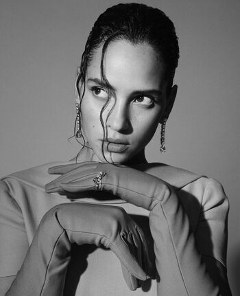 Adria Arjona