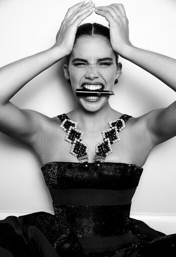 Adria Arjona