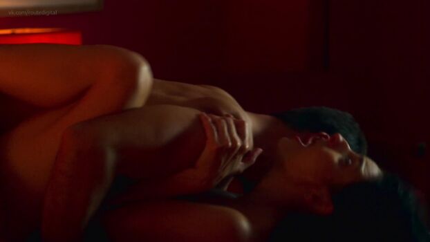 Aislinn Derbez