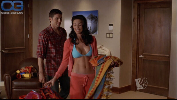 Alana De La Garza