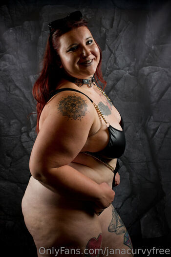 alexcurvyfree