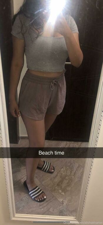 alishaakhanxx