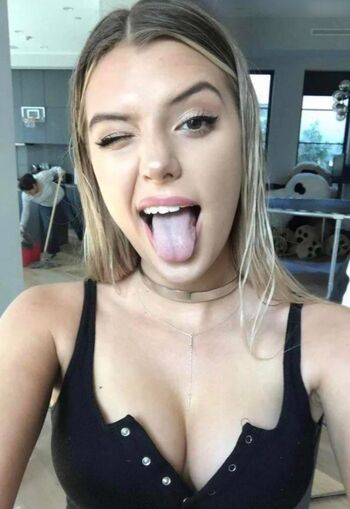 Alissa Violet