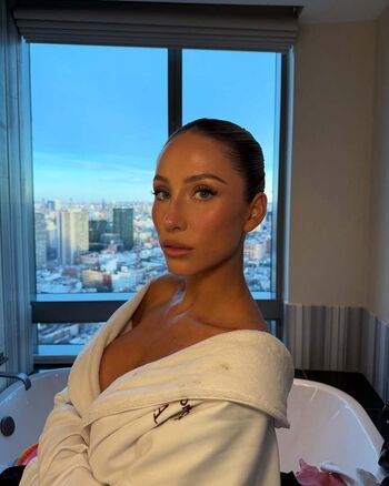 Alix Ashley