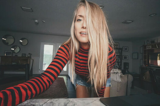 Allie Wes ~