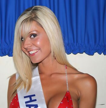 Amanda Lowry