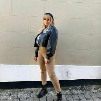 Amber R Brightman