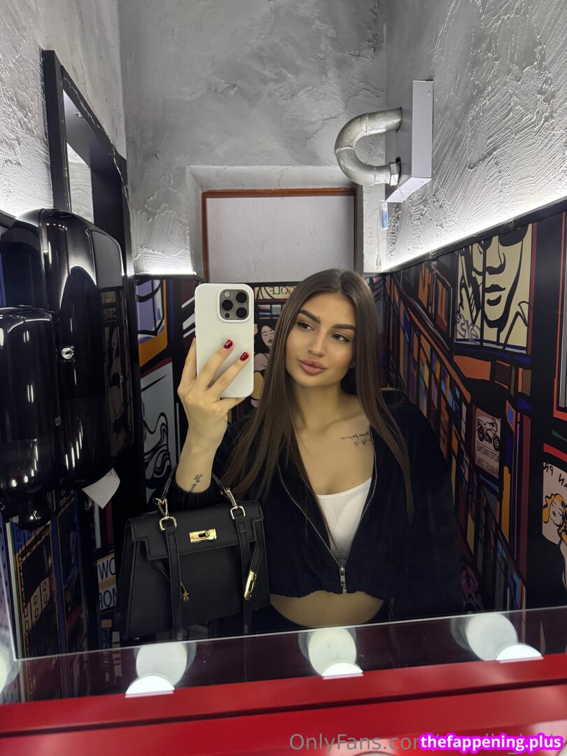 amelia_lovis