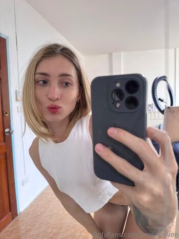 Amy_lovvee