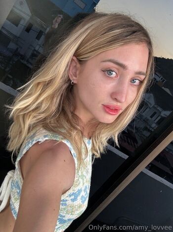 Amy_lovvee