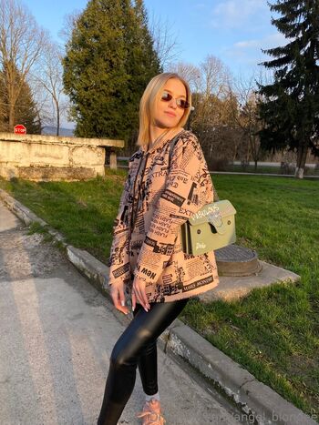 angel_blondee