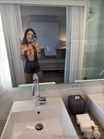 Angie Varona