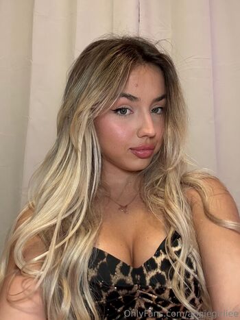 angiegirliee