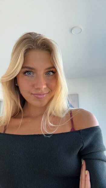 Aniela Leon