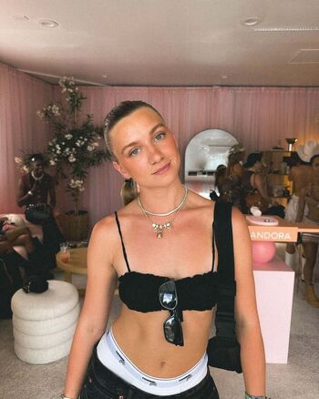 Anna X