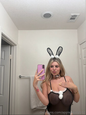 applesaucy102