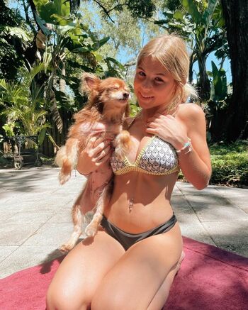 arianaawhite