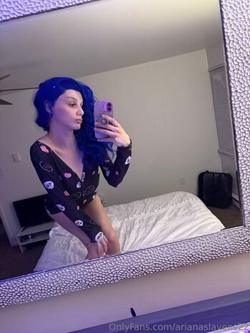 arianaslavens22