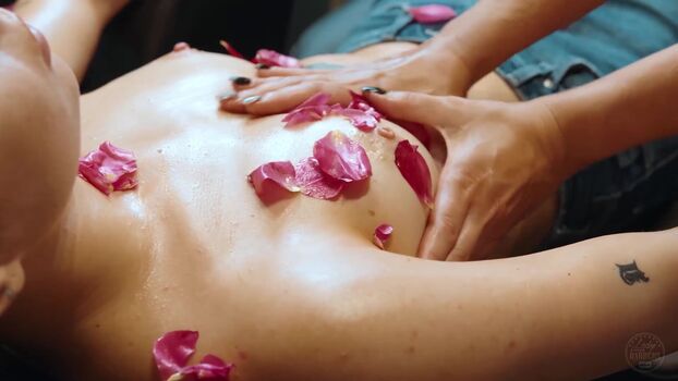 ASMR Massage