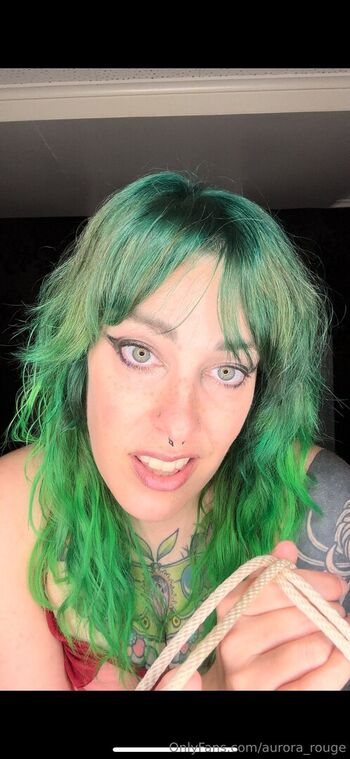 aurora_rouge