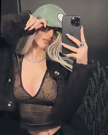 Ava Max