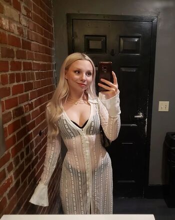 Averi Roselyn