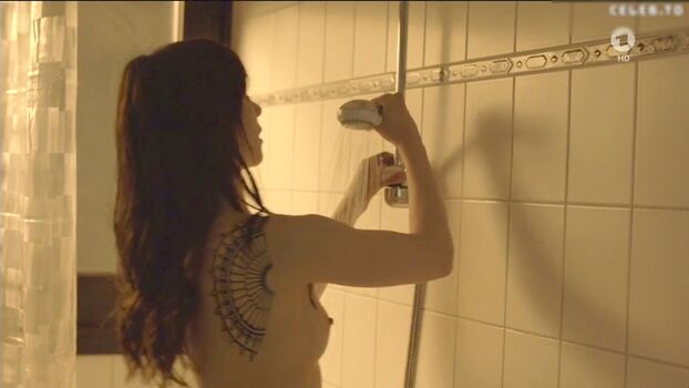 Aylin Tezel