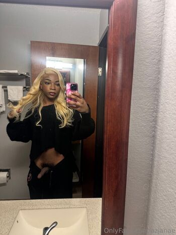 azjanae