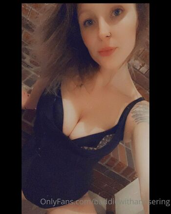 baddiewithanosering