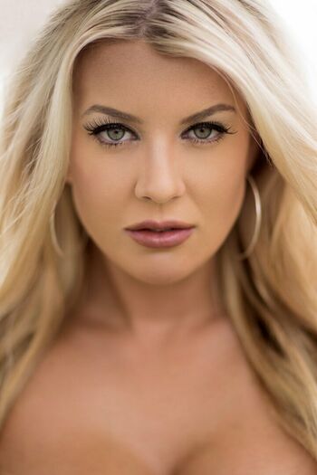 Baylee Curran
