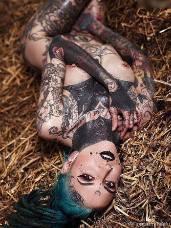 Bea_fu / beafu / beasmeralda