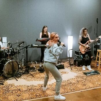 Bea Miller