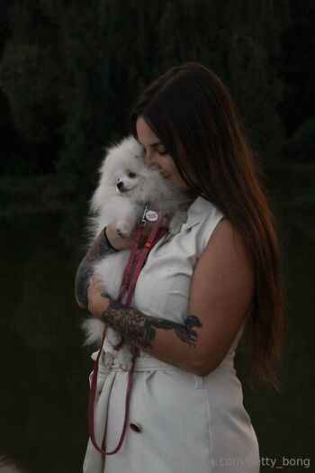 betty_bong