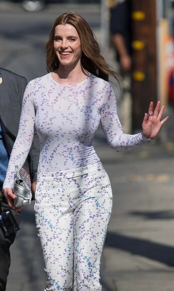 Betty Gilpin