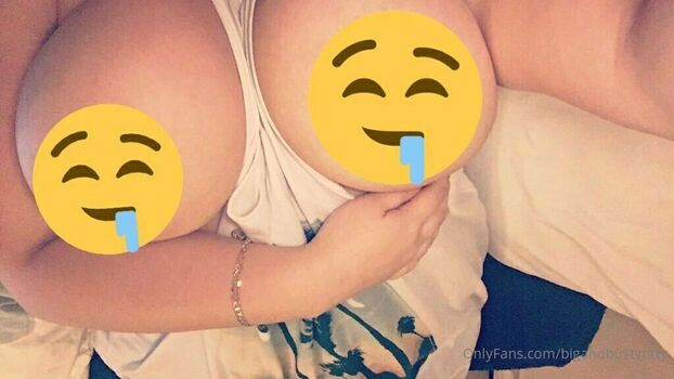 bigandbustytitty