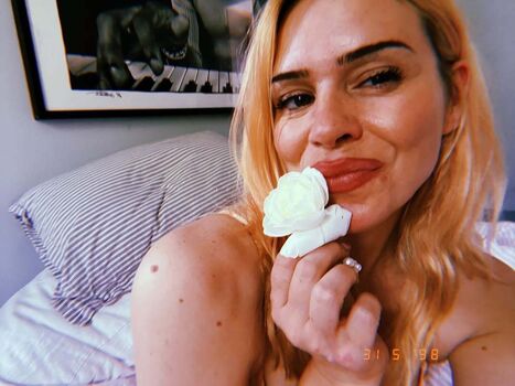 Billie Piper