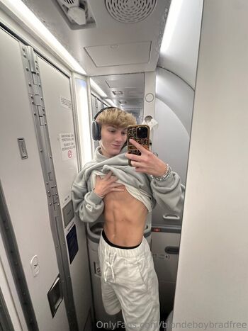 blondeboybradfree