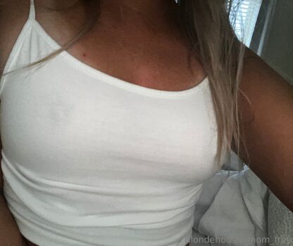 blondehoosiermom_free