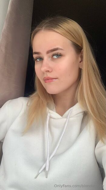 blondiepolly