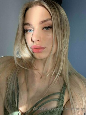 blondyariax