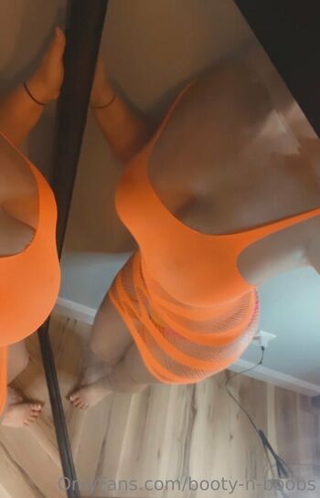 booty-n-boobs