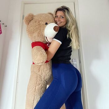 Bouncing_angel