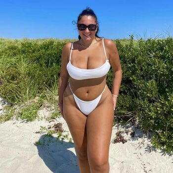 Bri Alexis Snow