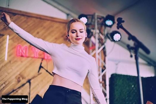 Bridgit Mendler