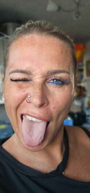 brithotwife
