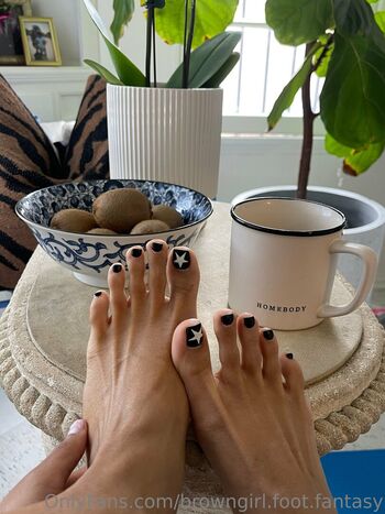 browngirl.foot.fantasy