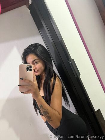 brunettesexyy