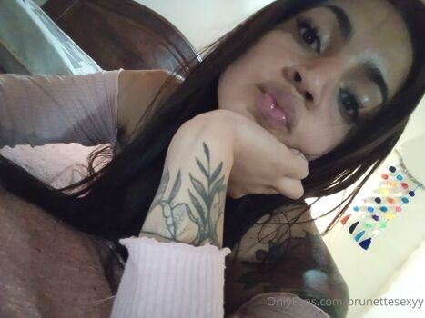 brunettesexyy