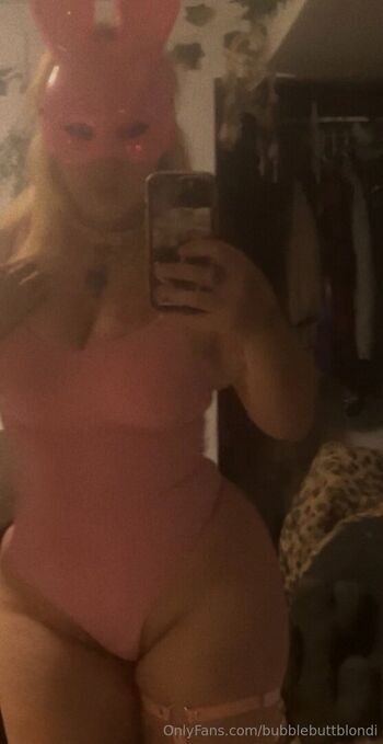bubblebuttblondi
